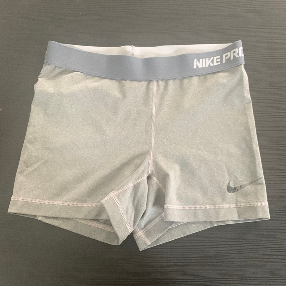 Gray Nike Pro 3” Shorts | Size Small